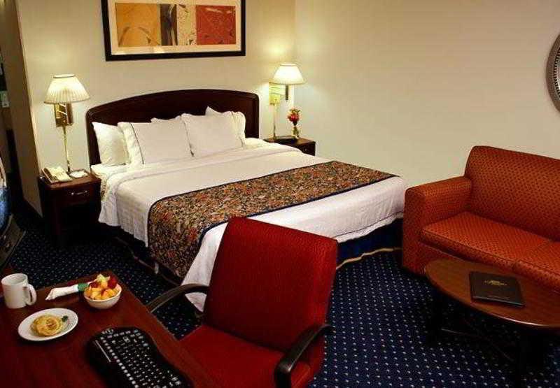 Spark By Hilton Birmingham Colonnade Δωμάτιο φωτογραφία